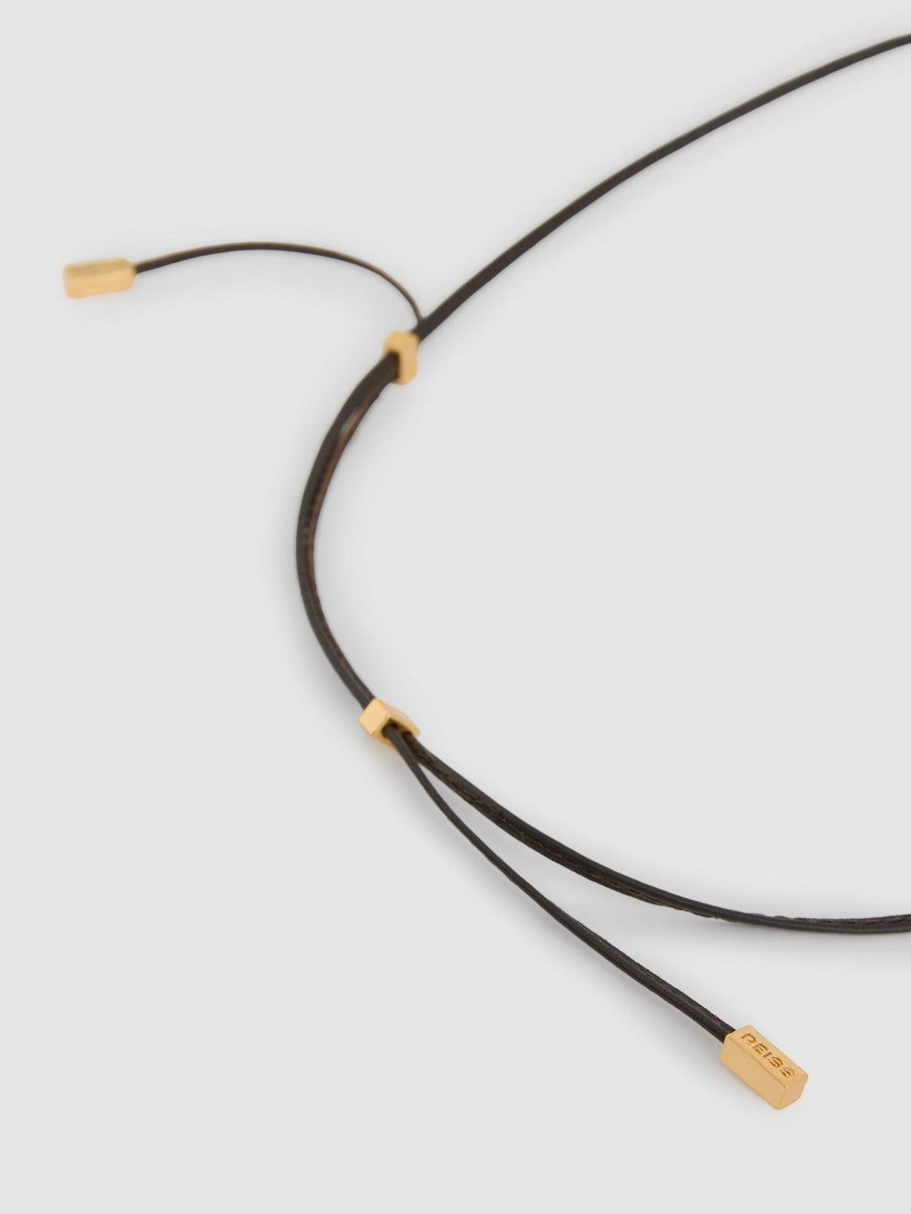 Women Molten Link Pendant Necklace in Gold Tone