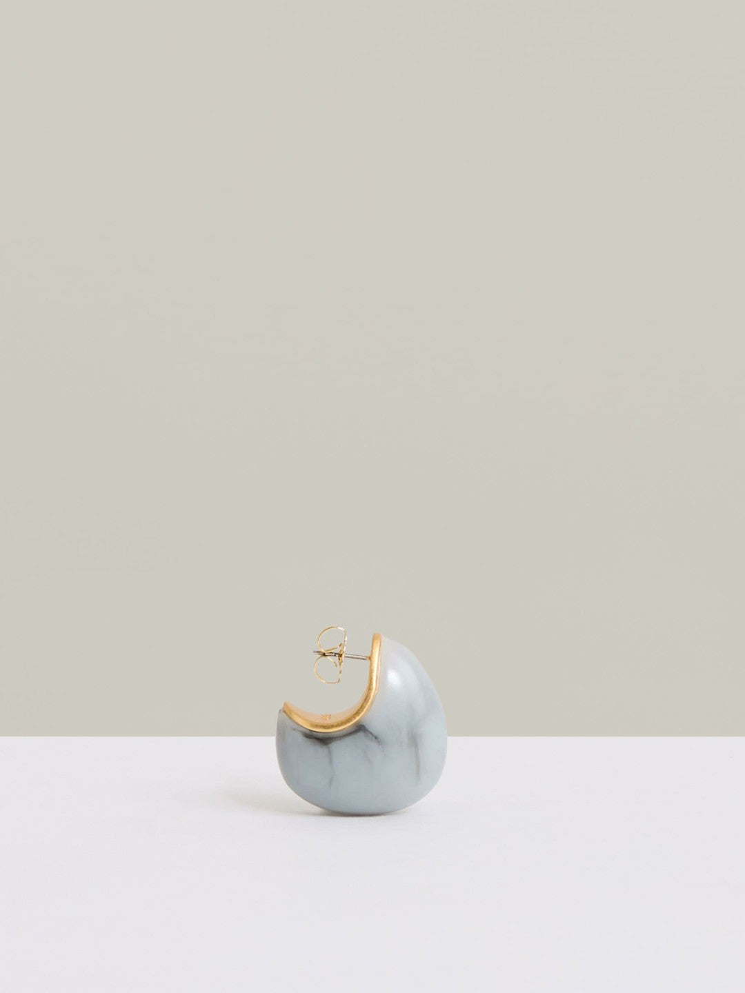 Women Curve Marble Scoop Earrings in Gold Tone
