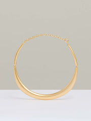 Women Polished Curve Choker in Gold Tone