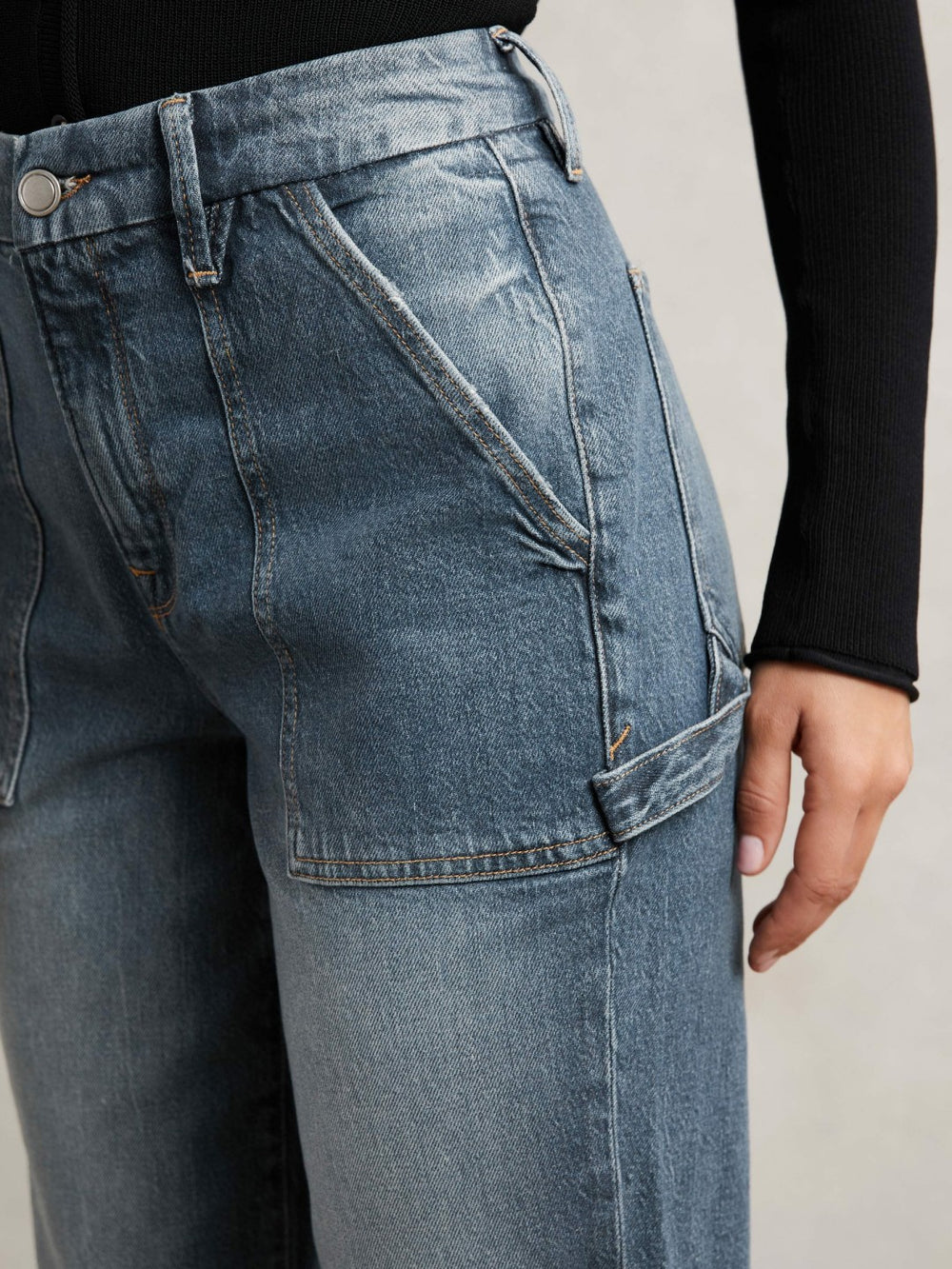 Women Good American Cuffed Straight-Leg Jeans in Indigo