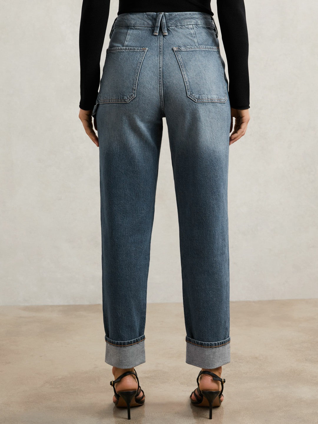 Women Good American Cuffed Straight-Leg Jeans in Indigo