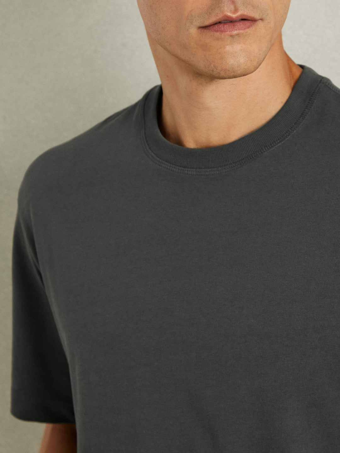 Men Cotton Garment-Dyed Oversized T-Shirt in Washed Black