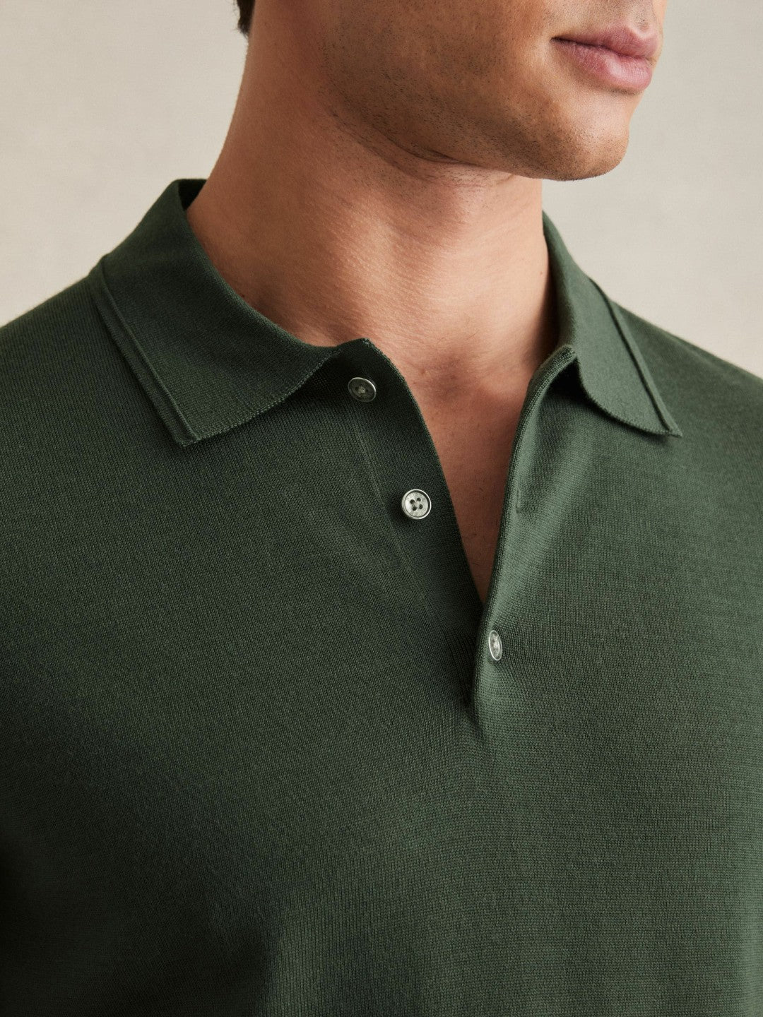 Men Merino Wool Short-Sleeve Polo Shirt in Kale Green