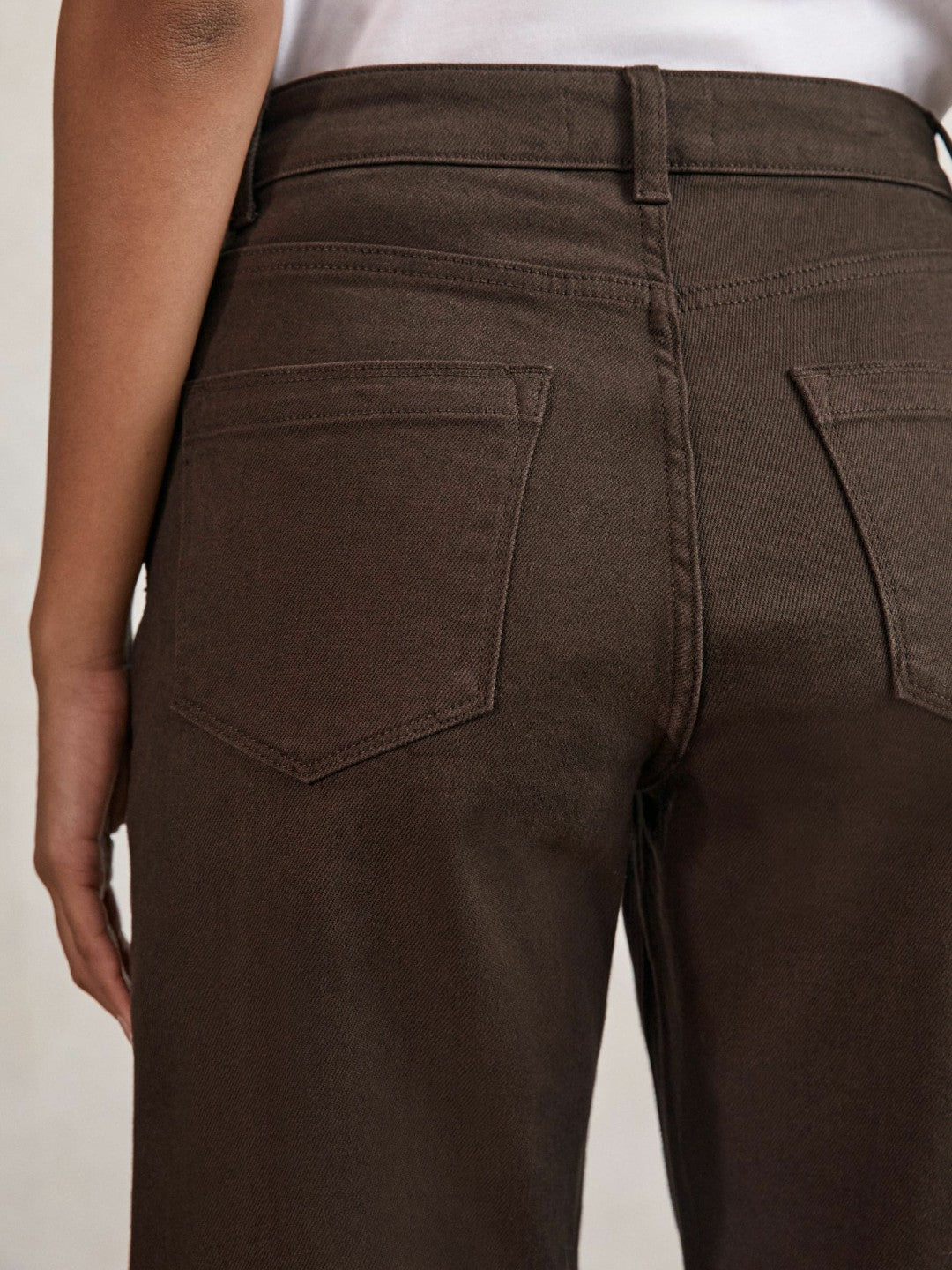 Women Petite Mid-Rise Straight-Leg Jeans in Chocolate