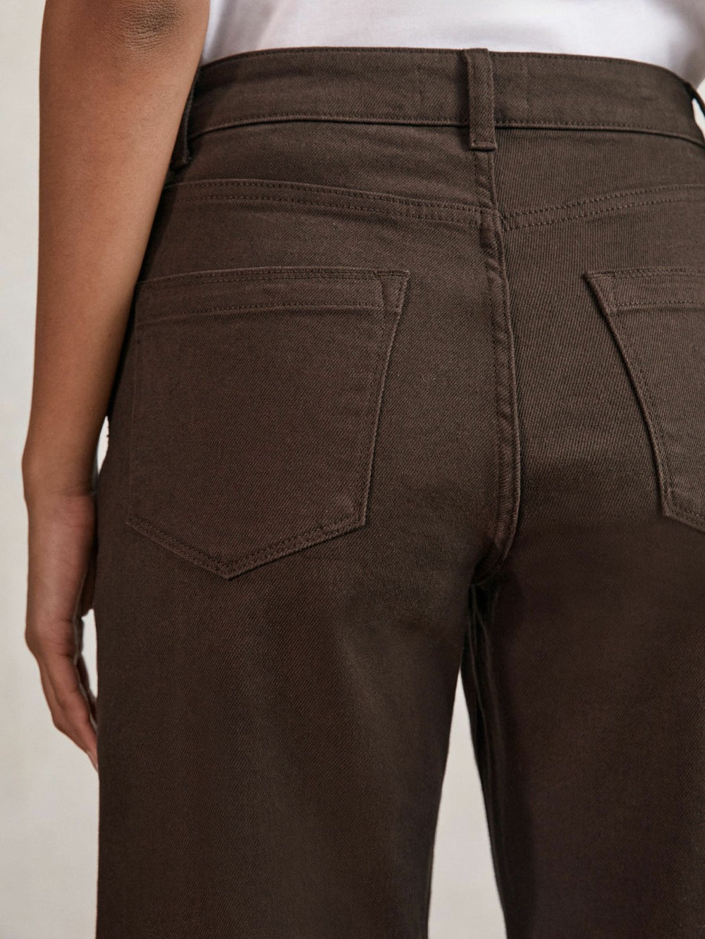 Women Petite Mid-Rise Straight-Leg Jeans in Chocolate