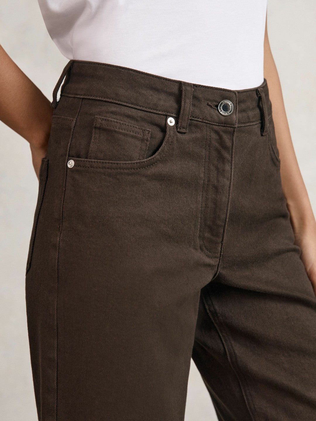 Women Petite Mid-Rise Straight-Leg Jeans in Chocolate