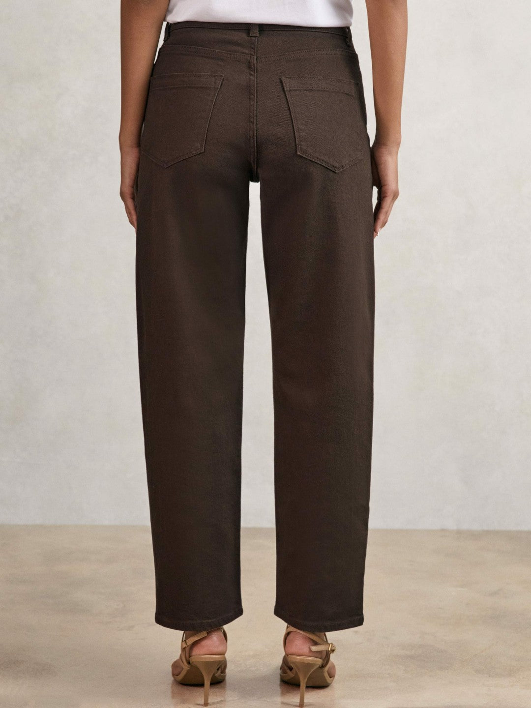 Women Petite Mid-Rise Straight-Leg Jeans in Chocolate