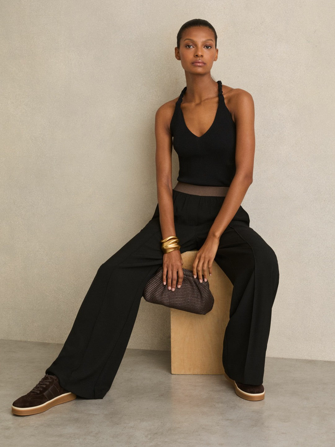 Women Petite Wide-Leg Elasticated-Waist Trousers in Black