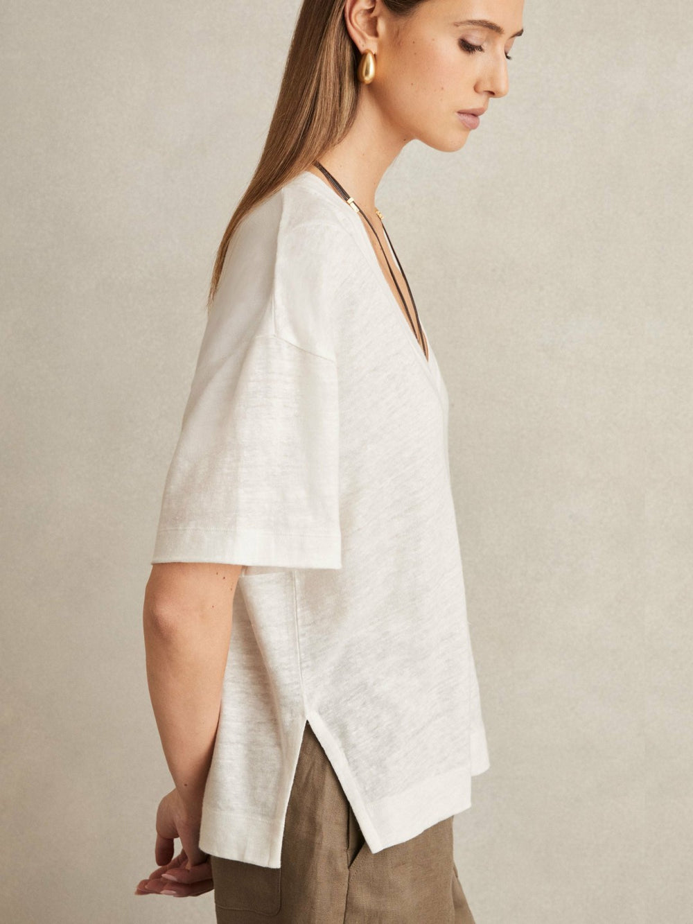 Women Linen V-Neck T-Shirt in White