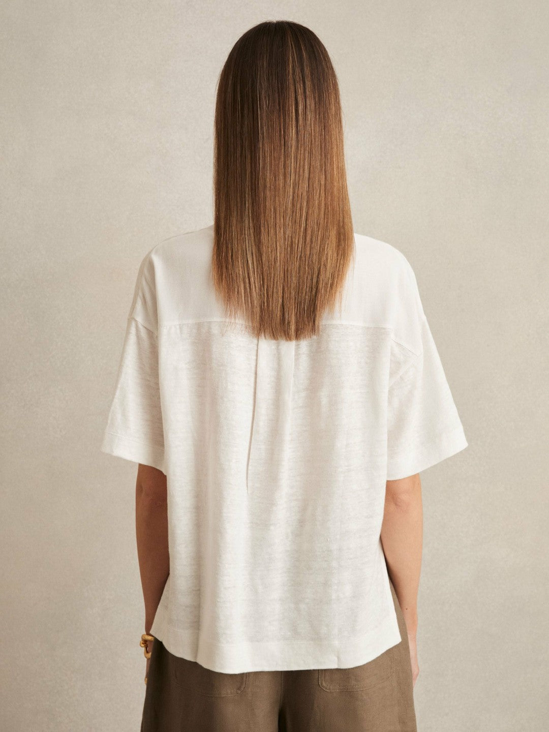 Women Linen V-Neck T-Shirt in White
