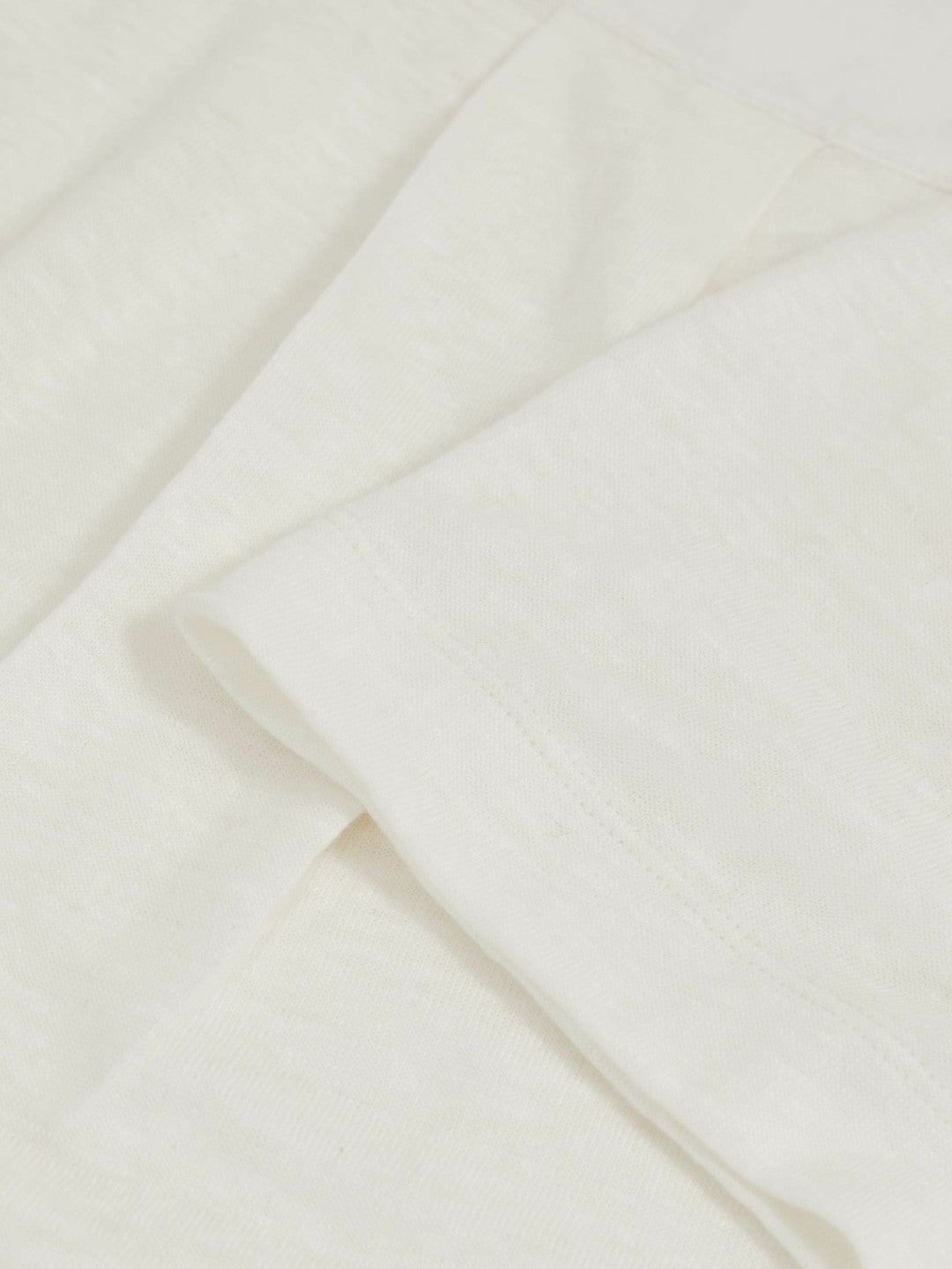 Women Linen V-Neck T-Shirt in White