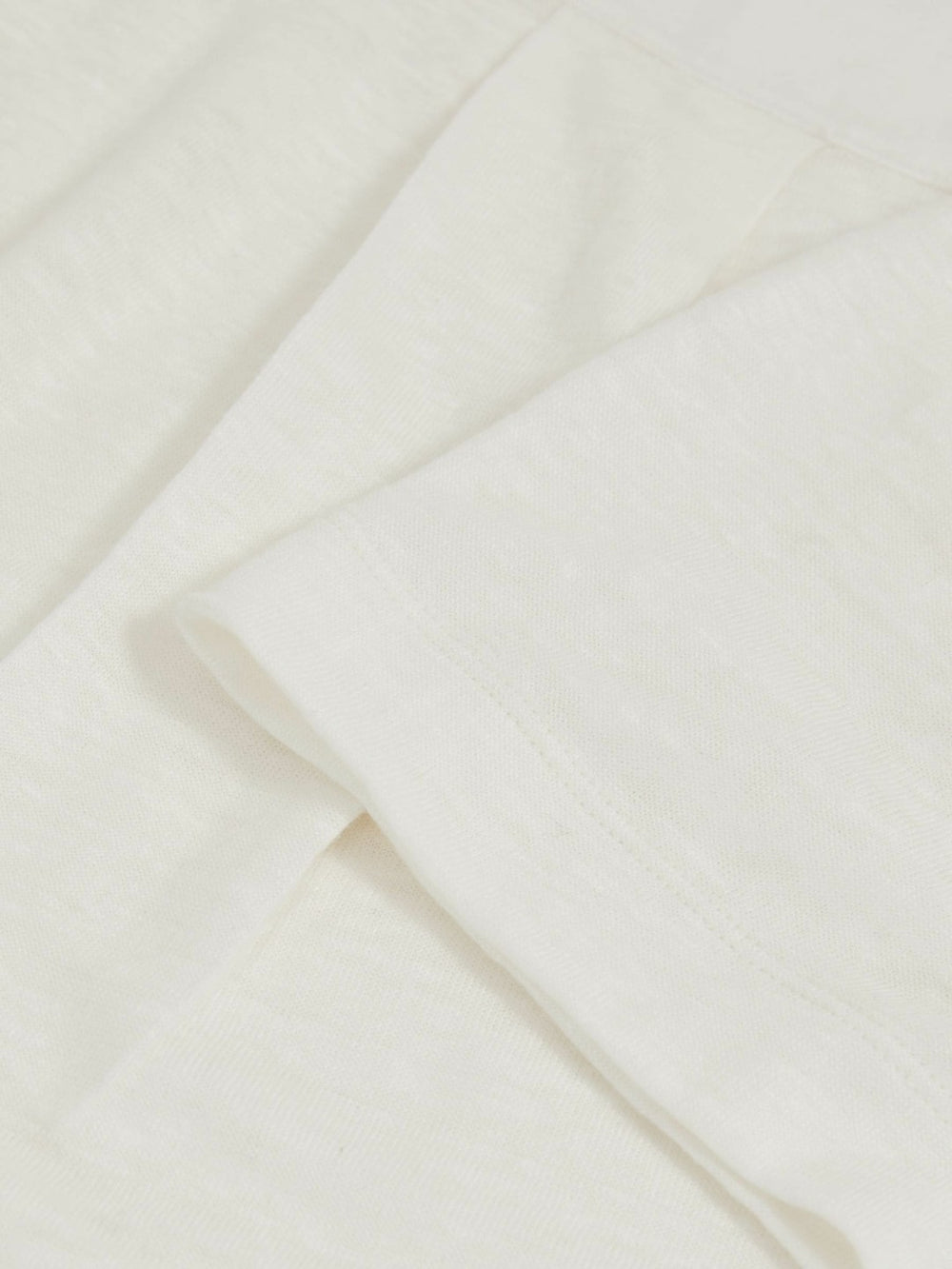 Women Linen V-Neck T-Shirt in White