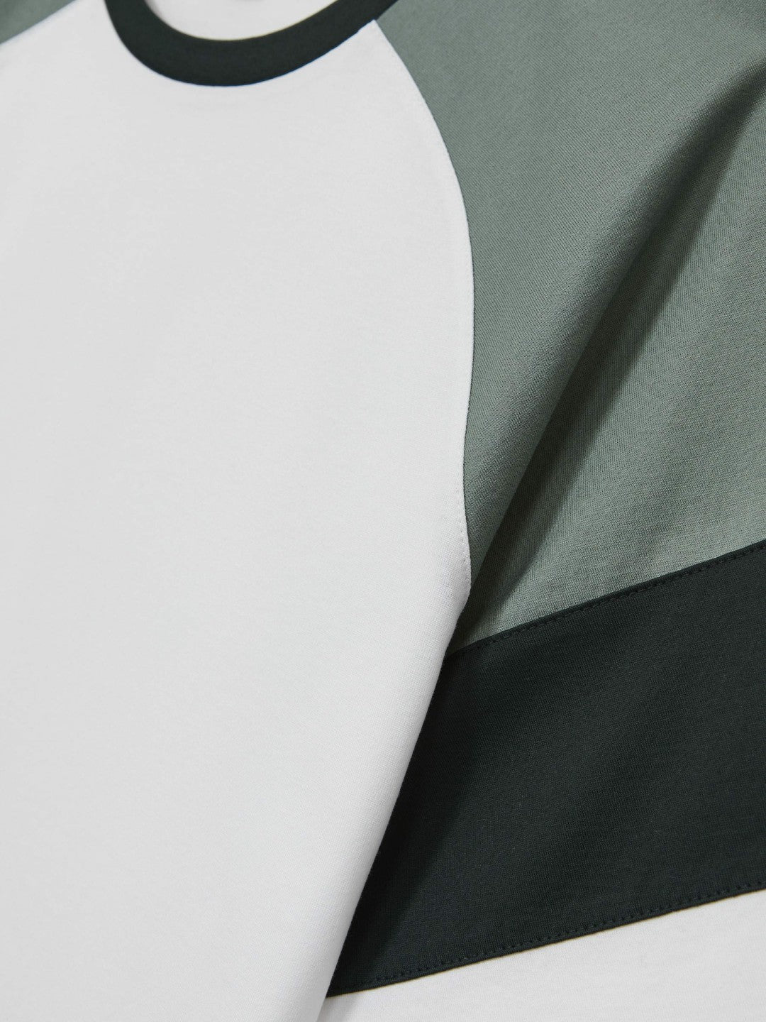 Men Mercerised-Cotton Colourblock T-Shirt in White/Sage