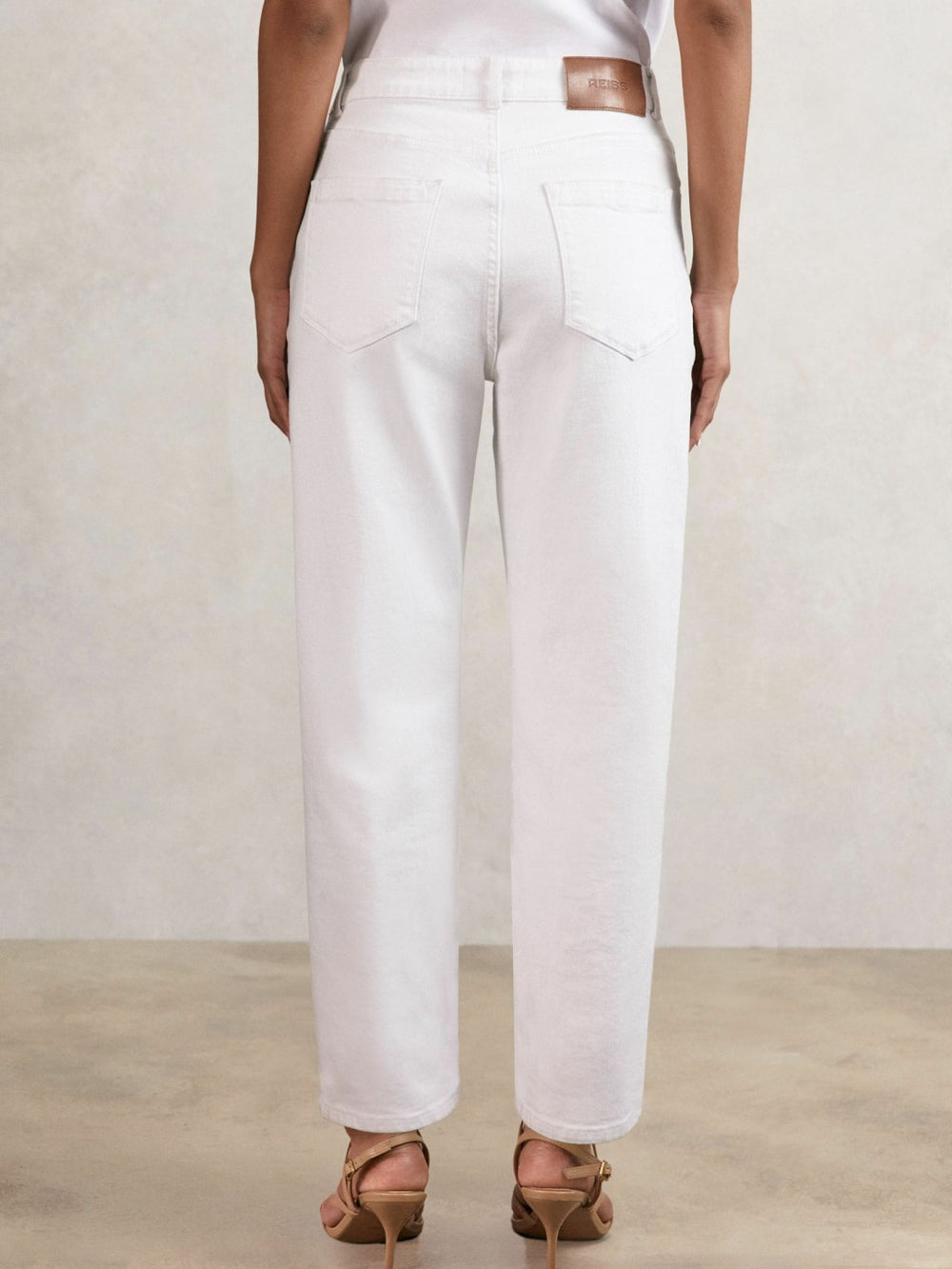 Women Petite Mid-Rise Straight-Leg Jeans in White