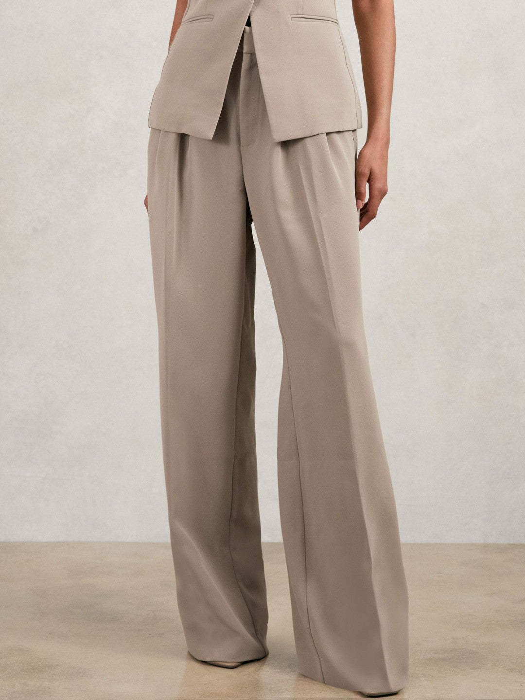 Women Good American Tailored Trousers in Beige