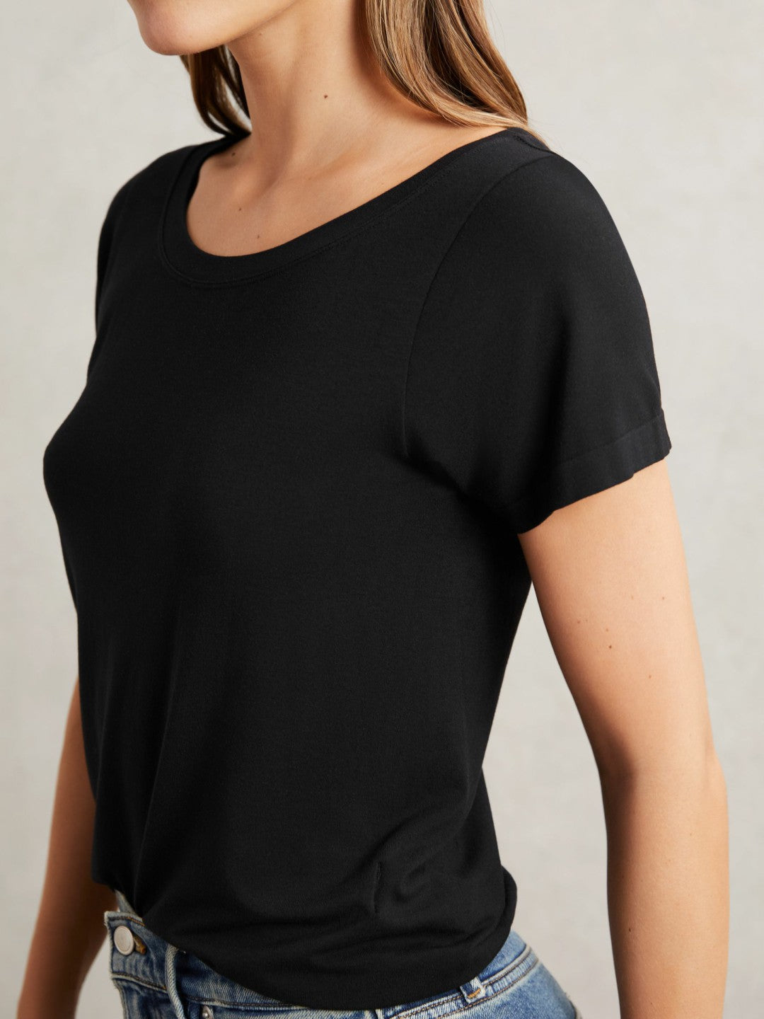 Women Short Sleeve T-Shirt in Black