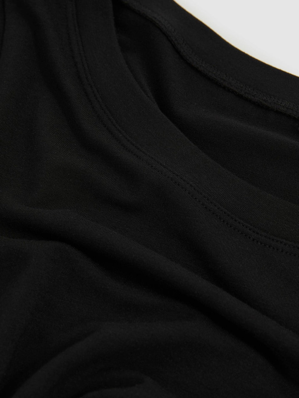 Women Short Sleeve T-Shirt in Black