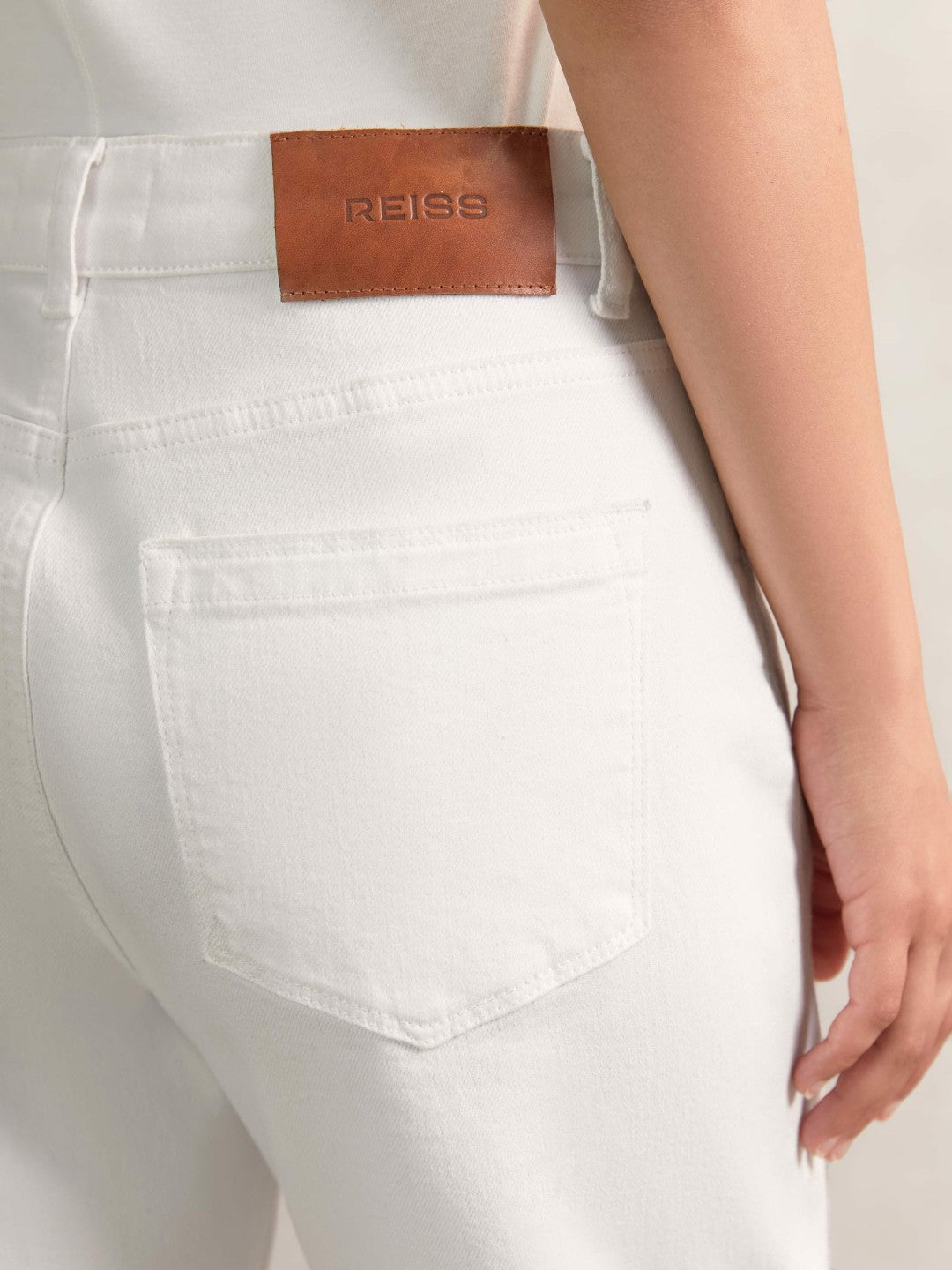 Women Petite Straight Leg Turn Up Jeans in White