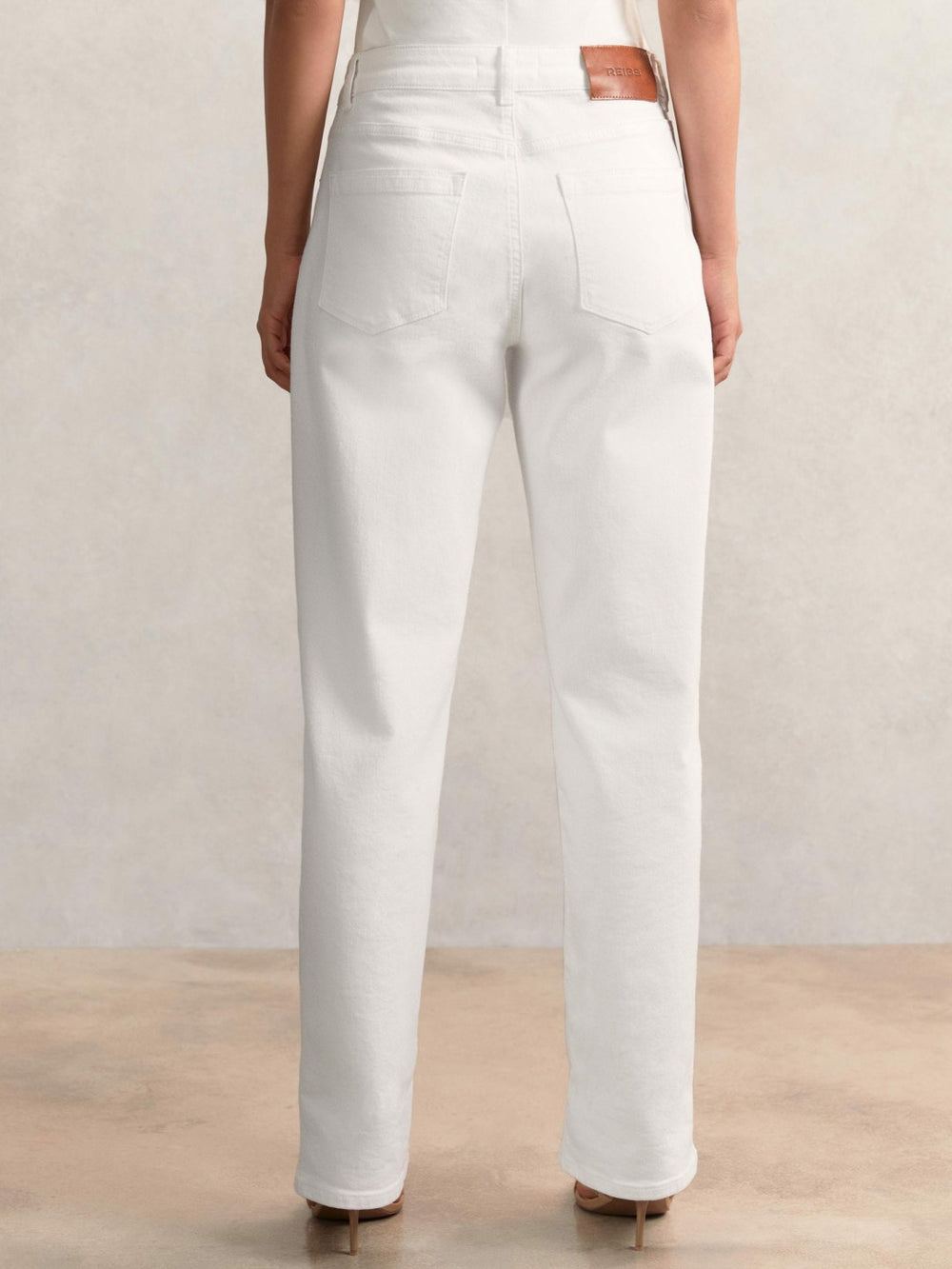 Women Petite Straight Leg Turn Up Jeans in White