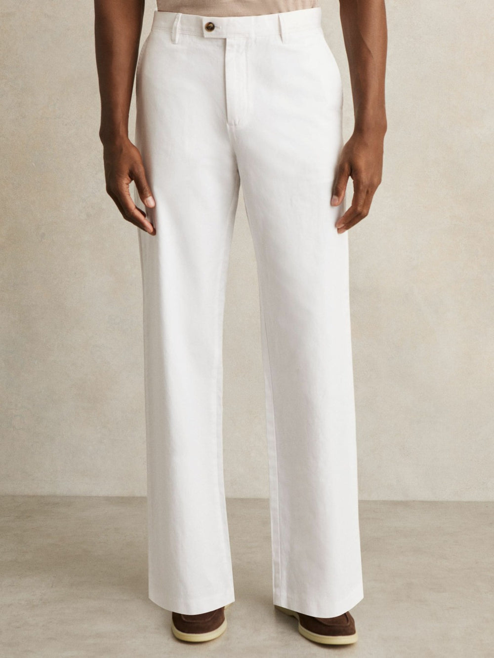 Men Cotton-Linen Relaxed-Fit Trousers in White