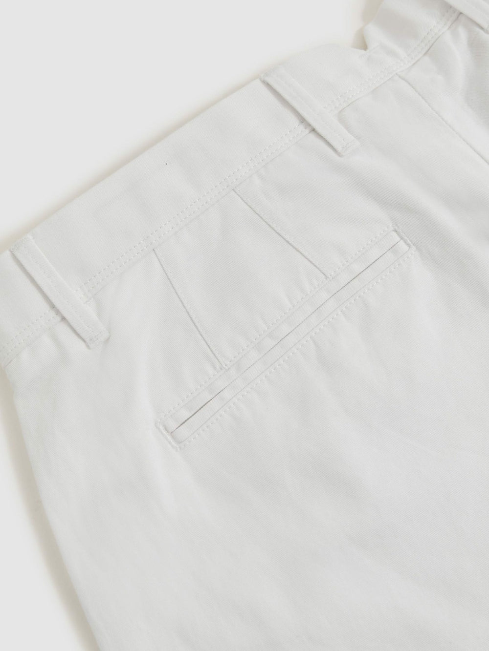 Men Cotton-Linen Relaxed-Fit Trousers in White