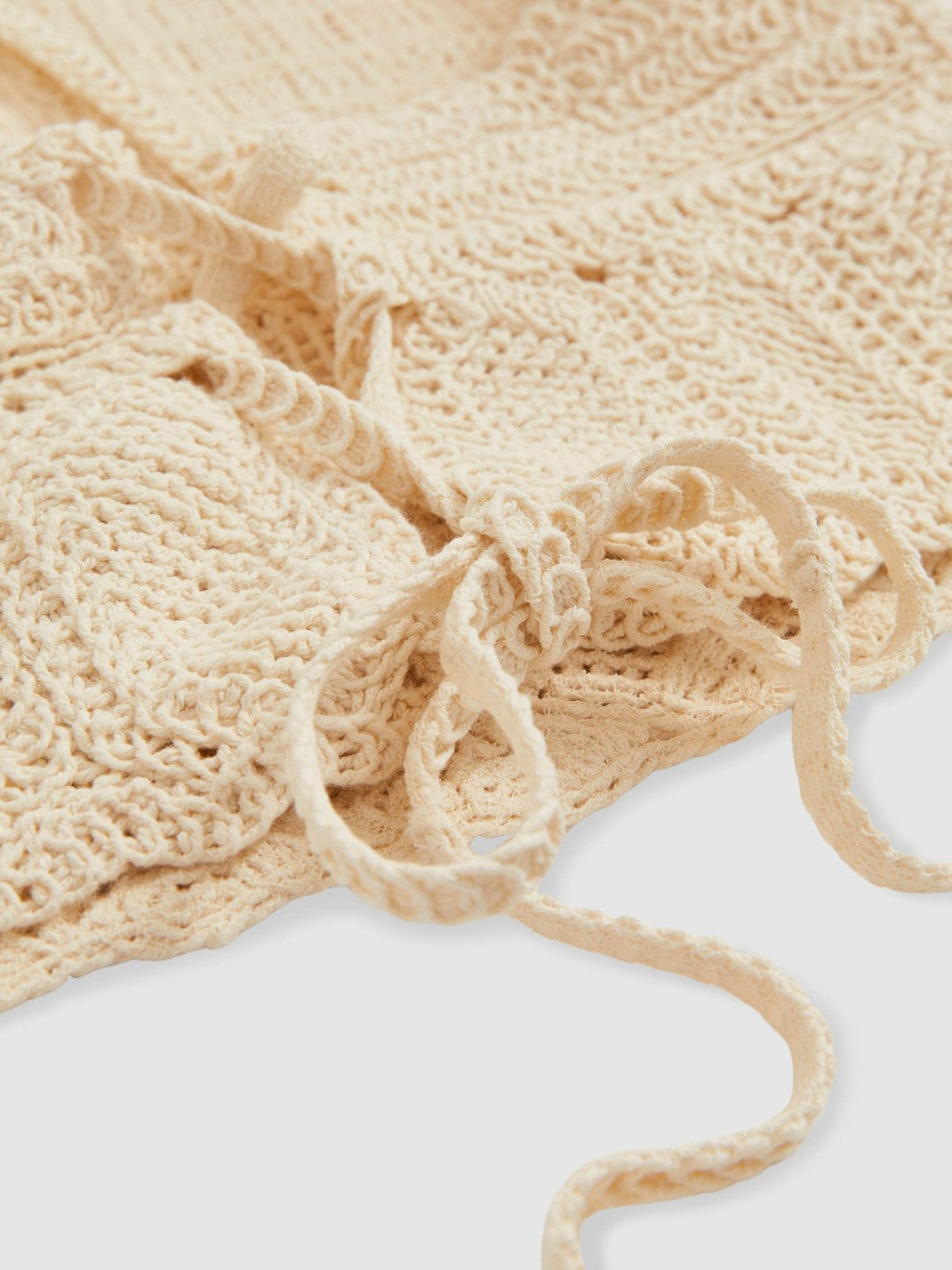 Women Cotton Crochet Tie-Back Cropped Top in Cream