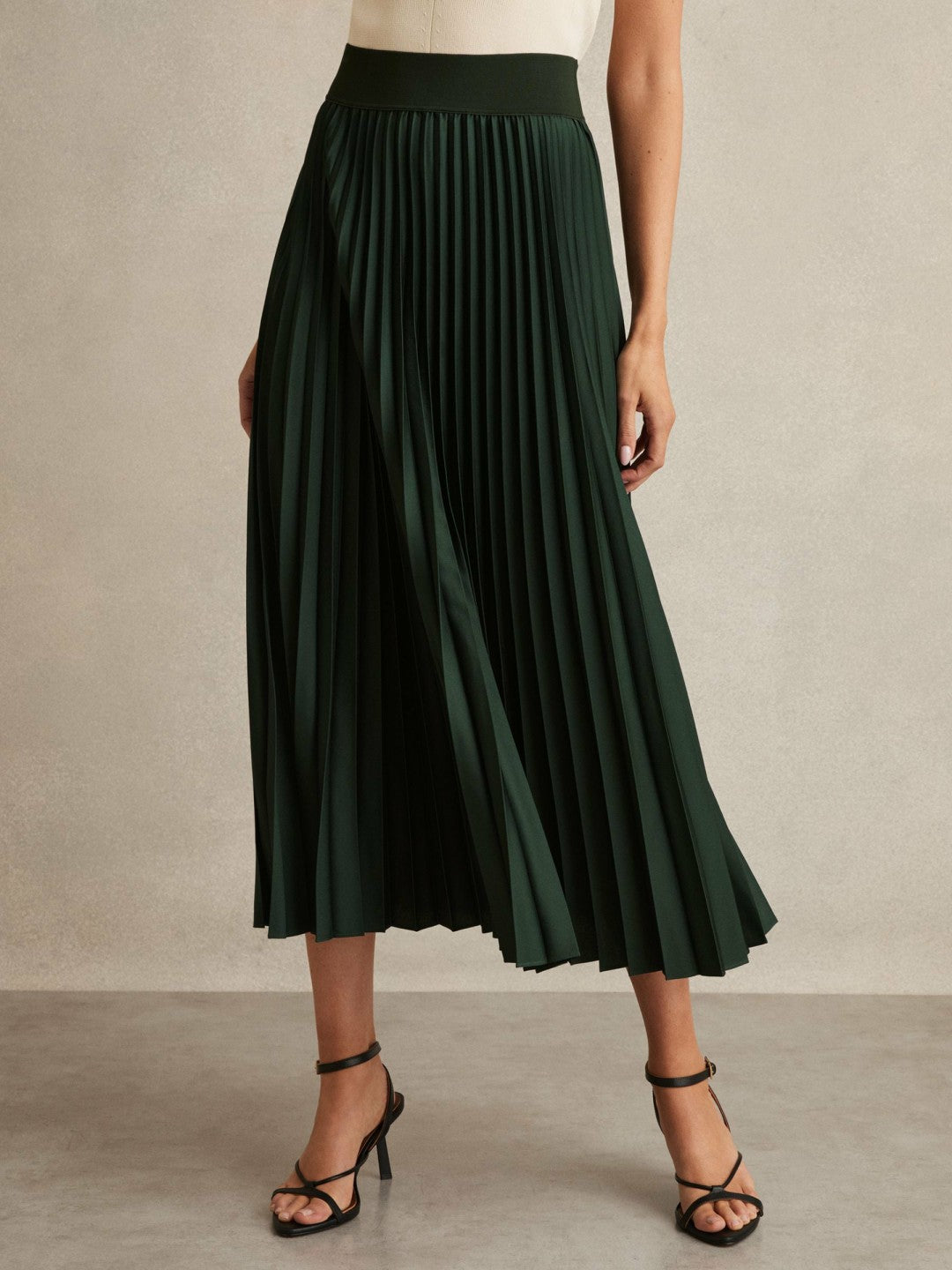Women Pleated Midi Skirt in Dark Green