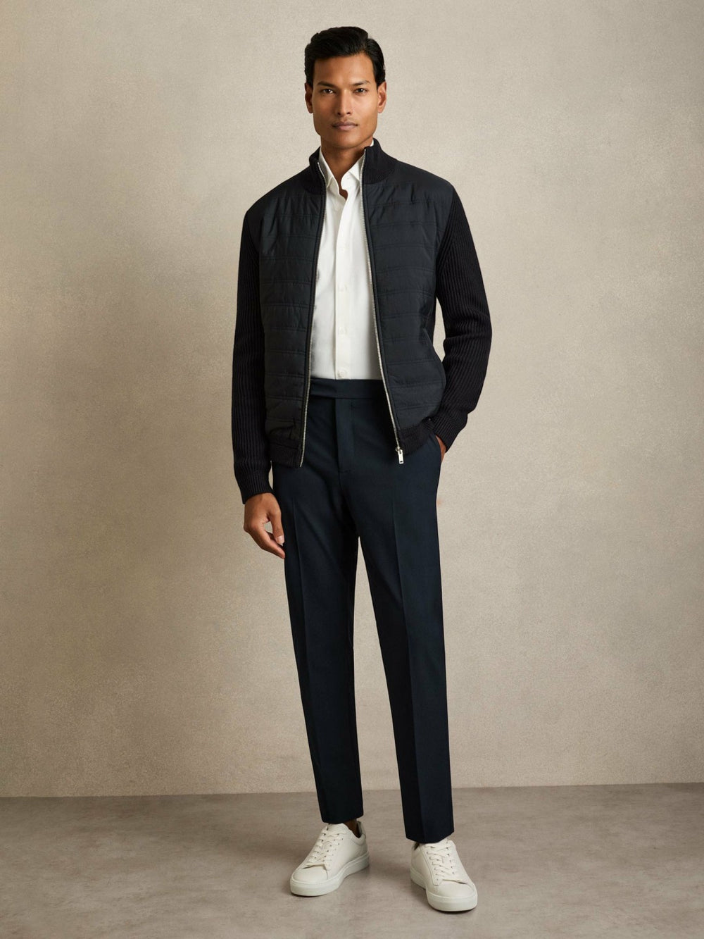 Men Slim-Fit Internal-Drawstring Trousers in Navy