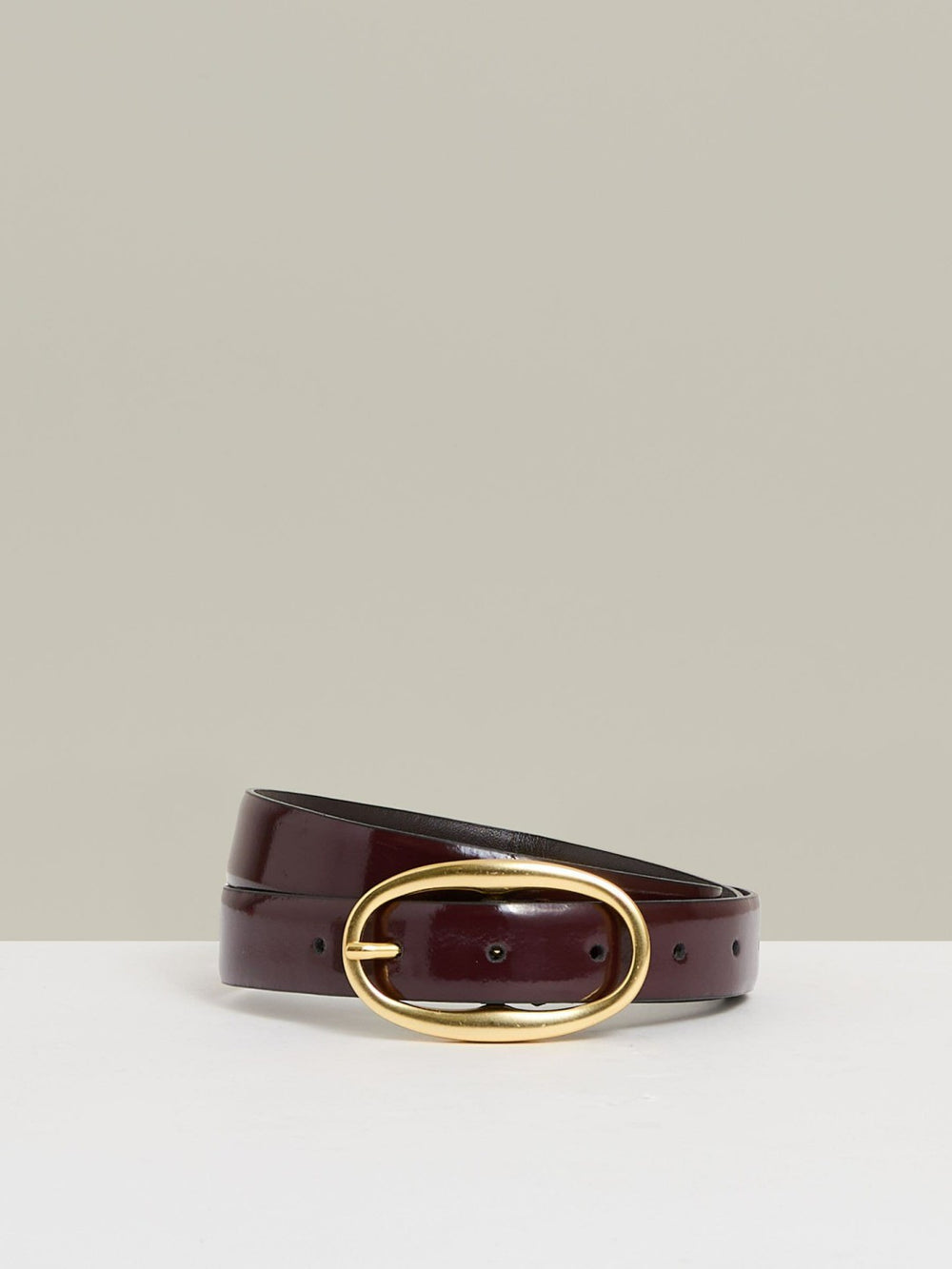 Women Patent Leather Oval Buckle Belt in Oxblood