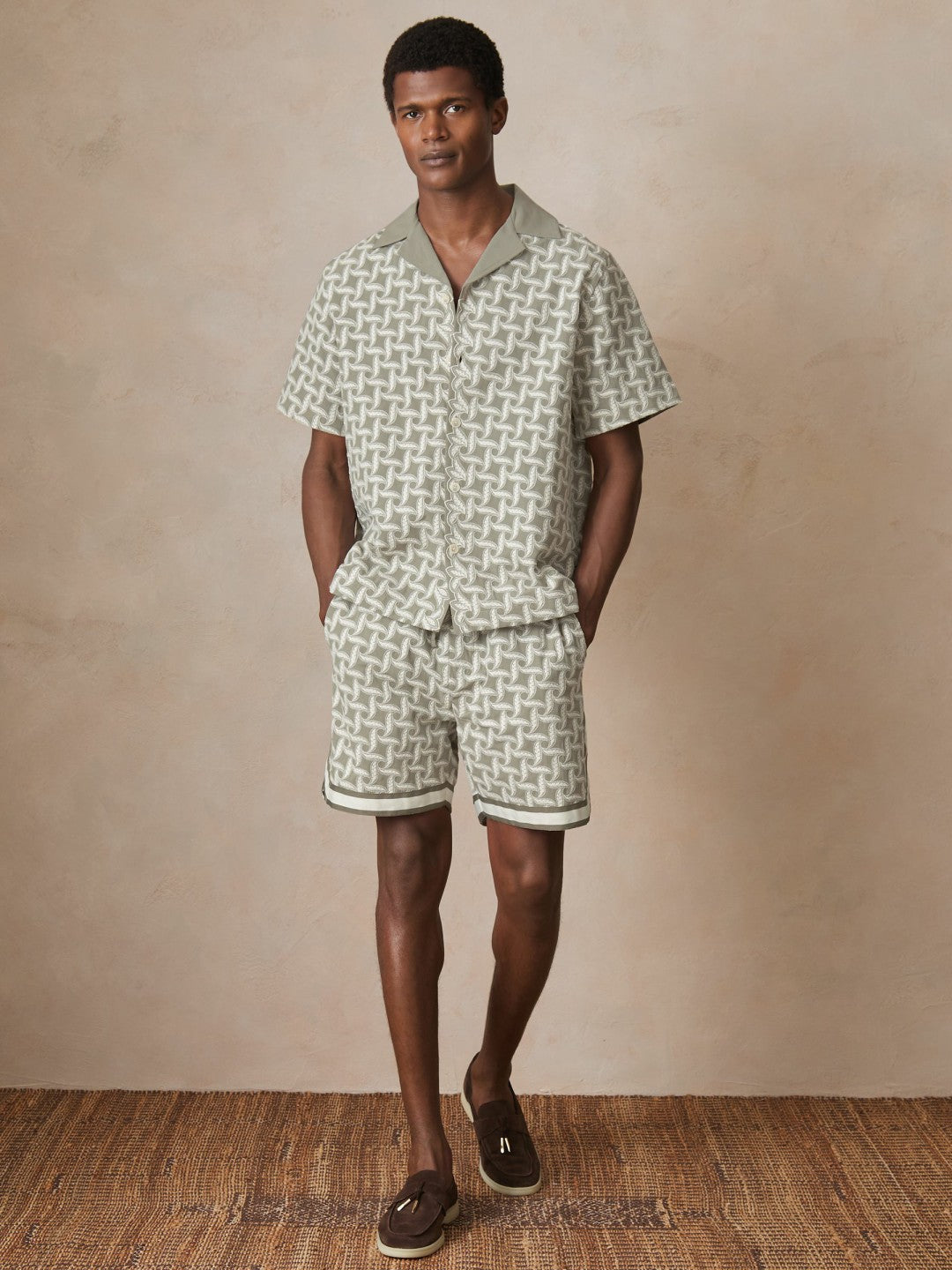 Men | Ché Motif-Embroidered Shirt in Sage/White