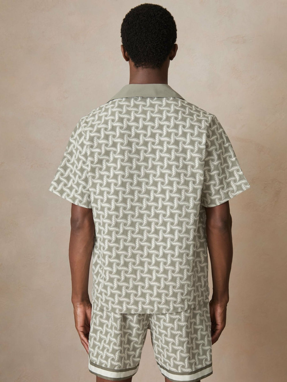 Men | Ché Motif-Embroidered Shirt in Sage/White