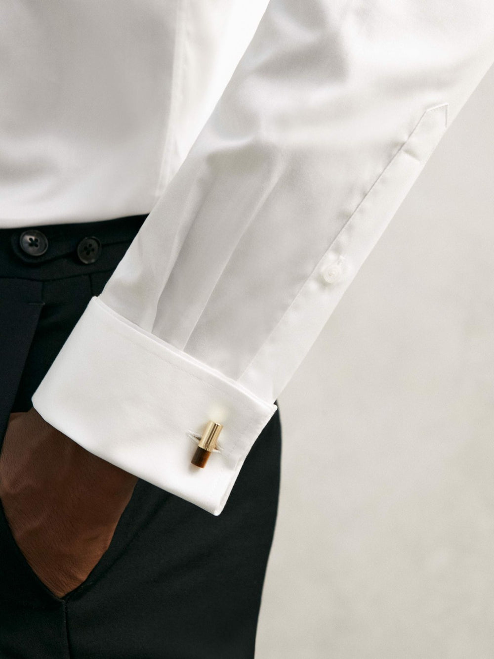 Men Regular Fit Slim-Fit Cotton-Sateen Shirt in White