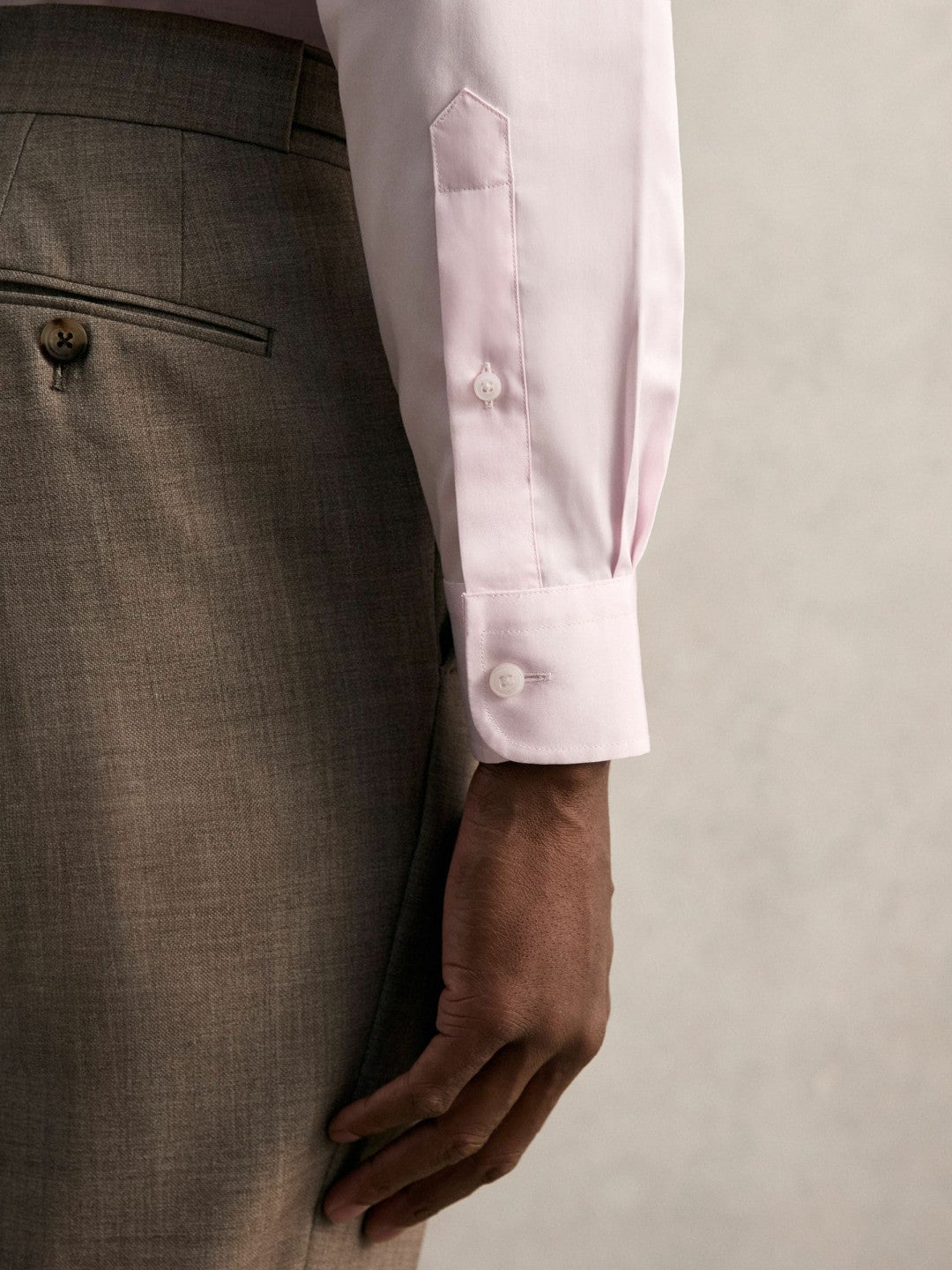 Men Regular Fit Cotton Sateen Shirt in Pink