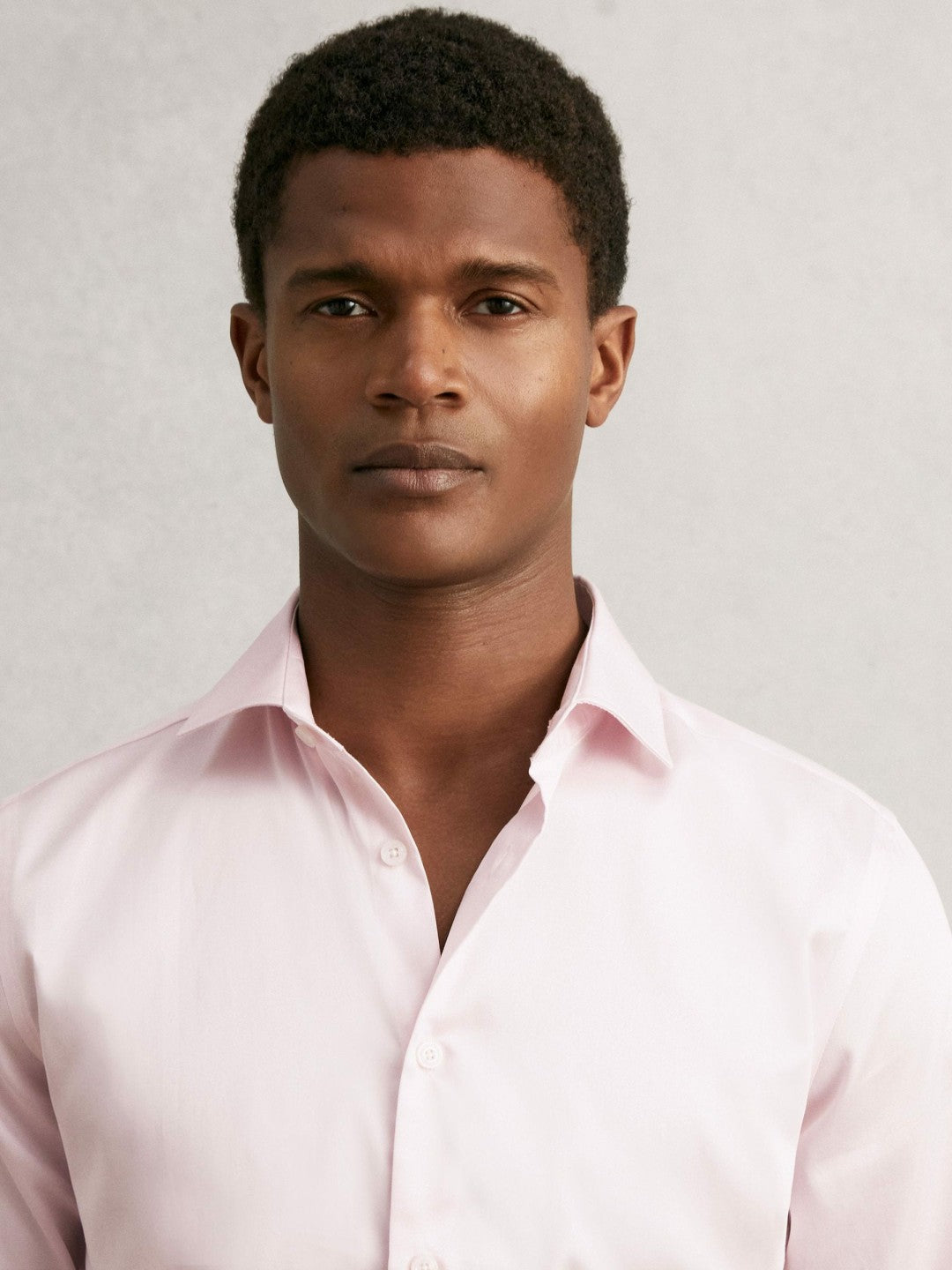 Men Regular Fit Slim-Fit Cotton-Sateen Shirt in Pink
