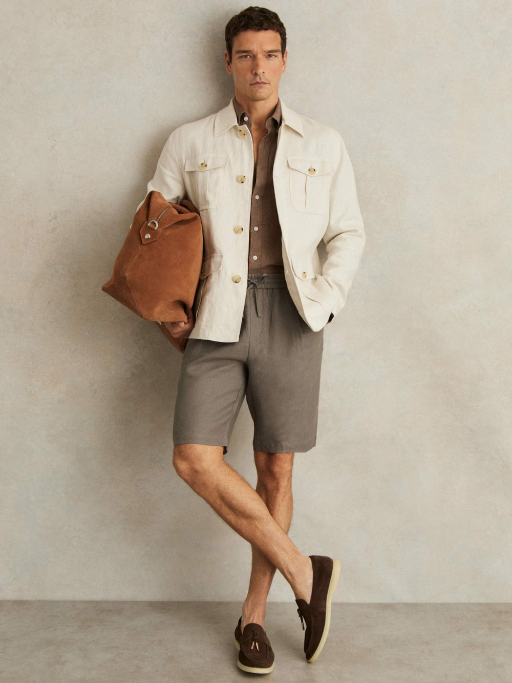 Men Linen Drawstring Shorts in Mushroom Brown