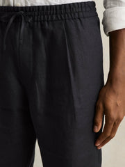 Men Linen Drawstring Shorts in Navy