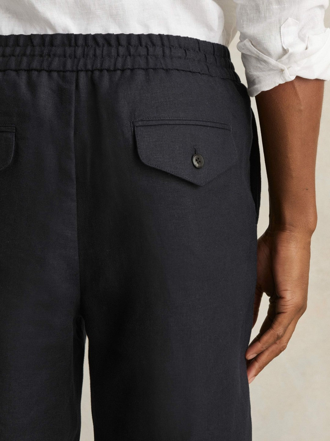 Men Linen Drawstring Shorts in Navy