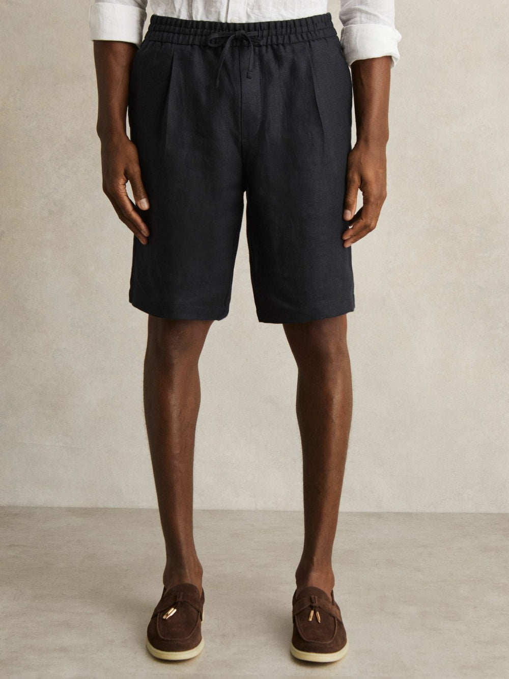 Men Linen Drawstring Shorts in Navy