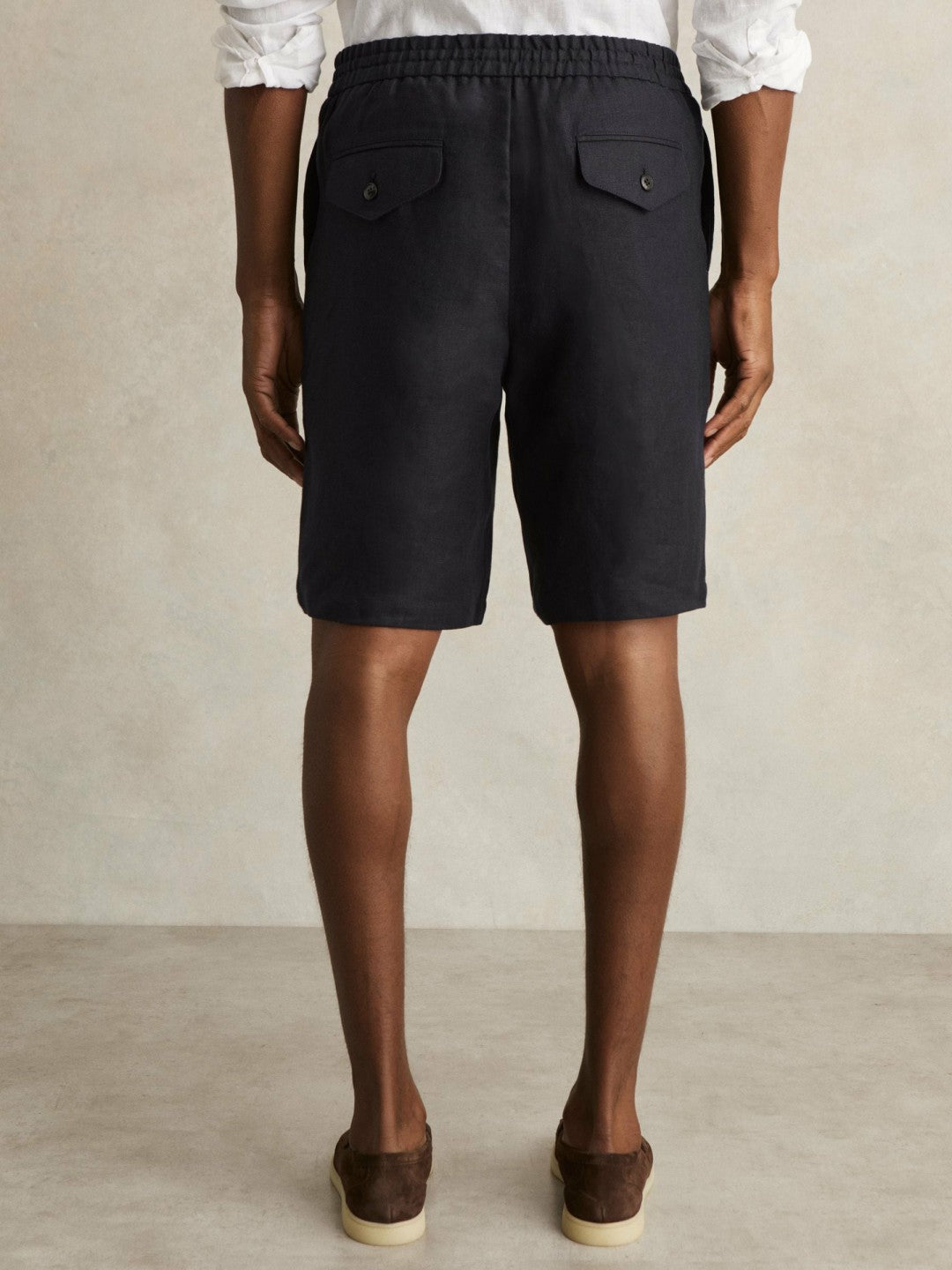 Men Linen Drawstring Shorts in Navy