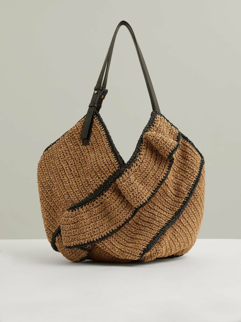 Women Raffia Ruffle Tote Bag in Natural