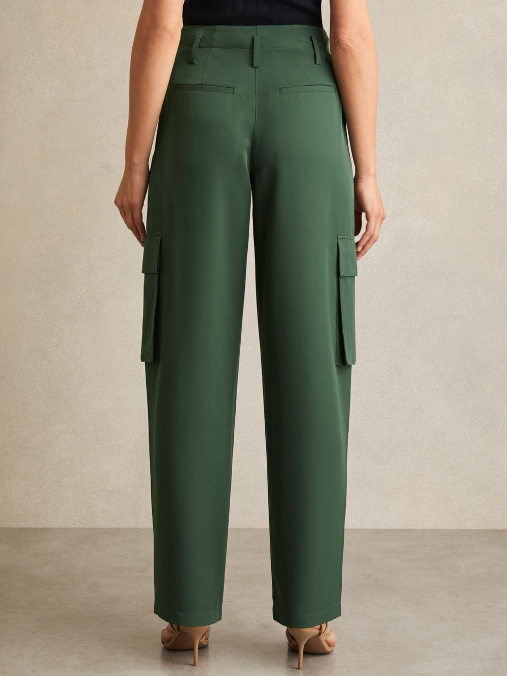 Women Petite Wide-Leg Pleated Cargo Trousers in Green