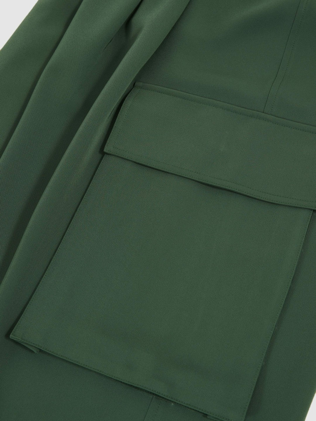 Women Petite Wide-Leg Pleated Cargo Trousers in Green