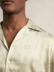 Men Wave Print Cuban Collar Shirt in Sage Green