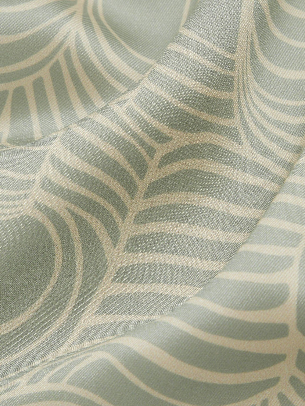 Men Wave Print Cuban Collar Shirt in Sage Green