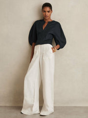 Women Linen Balloon-Sleeve Top in Navy