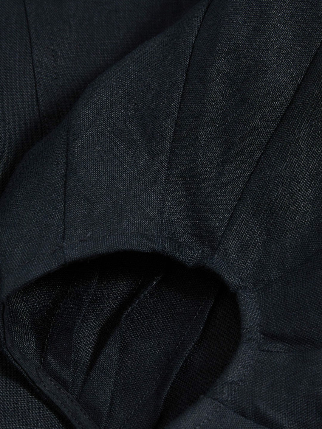 Women Linen Balloon-Sleeve Top in Navy