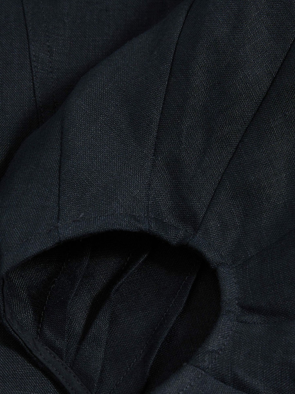 Women Linen Balloon-Sleeve Top in Navy