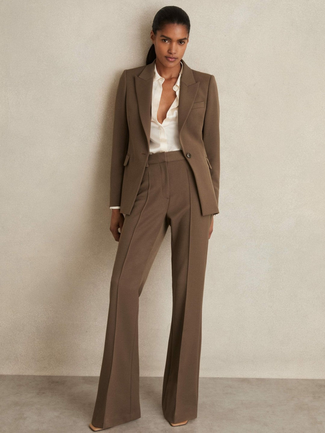 Women Petite Flared Suit Trousers in Mink Neutral