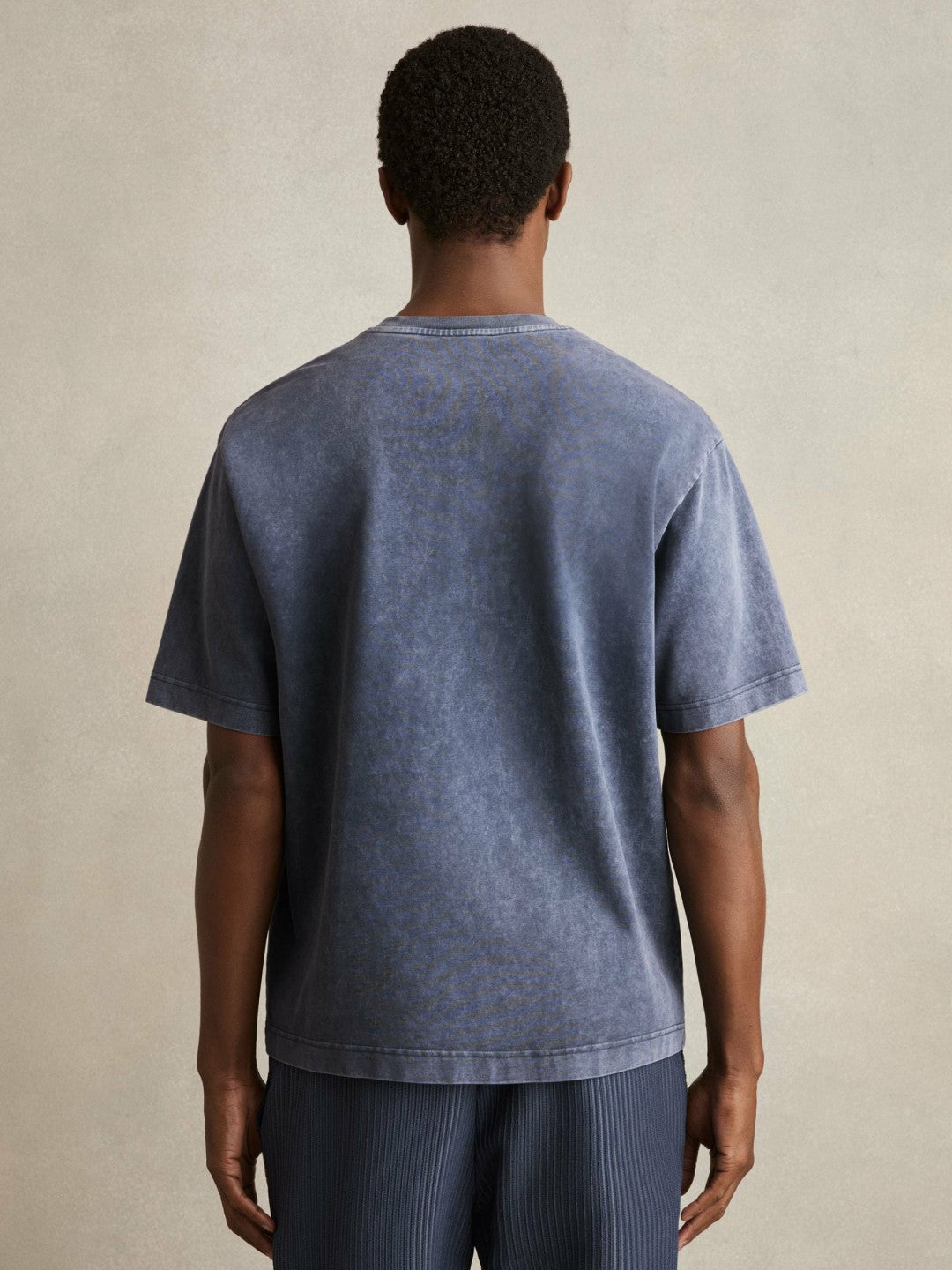 Men Cotton Garment-Dyed Oversize T-Shirt in Indigo Blue