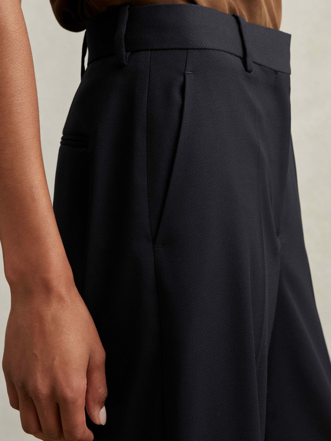 Women Wool-Blend Wide-Leg Suit Trousers in Navy